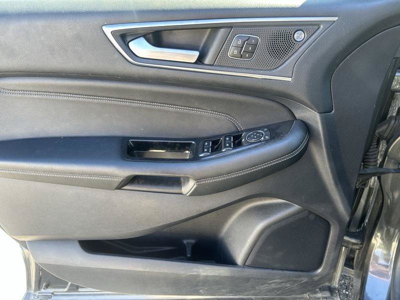 Used 2019 Ford Edge Titanium w/ Cargo Accessory Package FWD image 7