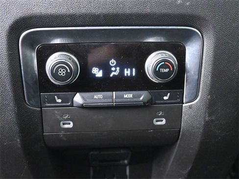 Used 2023 Chevrolet Suburban Premier image 22