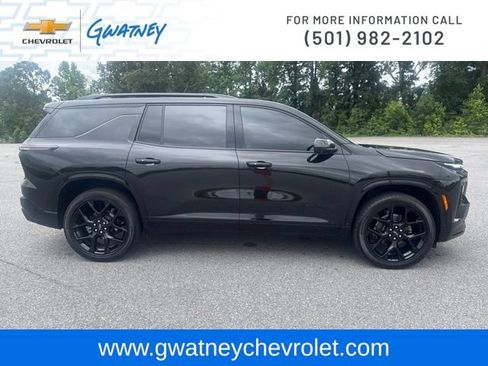 Used 2024 Chevrolet Traverse RS w/ LPO, Floor Liner Package AWD/4WD image 4
