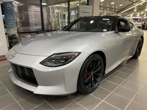 New 2025 Nissan Z Performance w/ Floor Mat Package RWD image 4