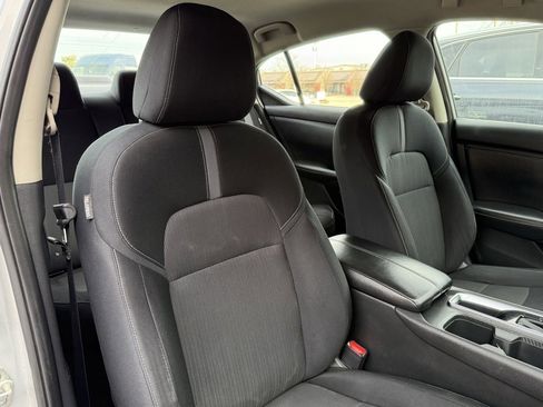 Used 2021 Nissan Sentra SV image 18