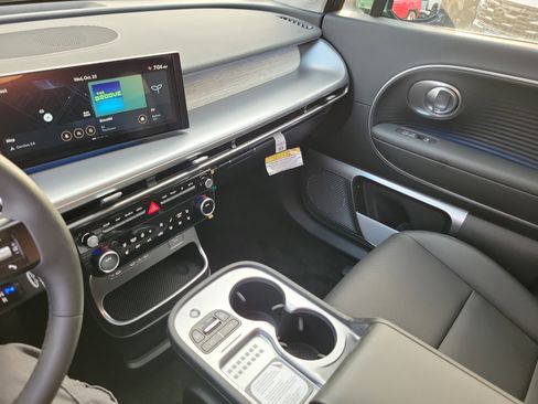 New 2026 Hyundai Ioniq 9 Limited image 12