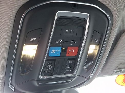 Used 2023 Jeep Grand Cherokee Laredo w/ Luxury Tech Group I AWD/4WD image 23