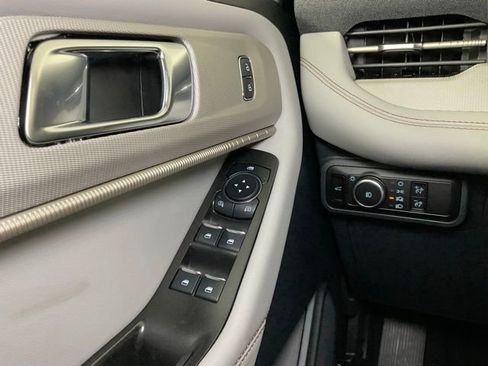 New 2025 Ford Explorer Active w/ Active Comfort Package image 20