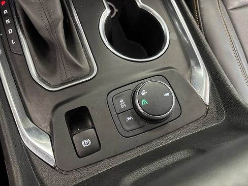 Used 2021 Chevrolet Traverse RS FWD image 25