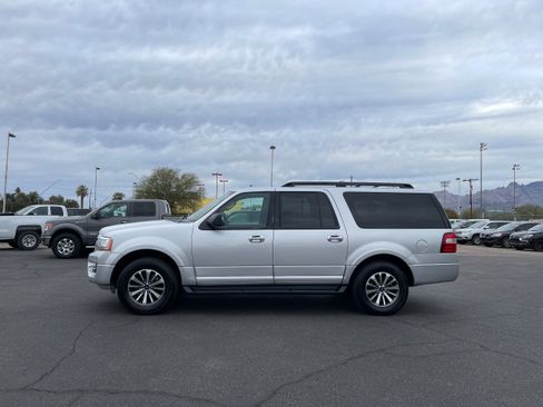 Used 2017 Ford Expedition EL XLT image 2