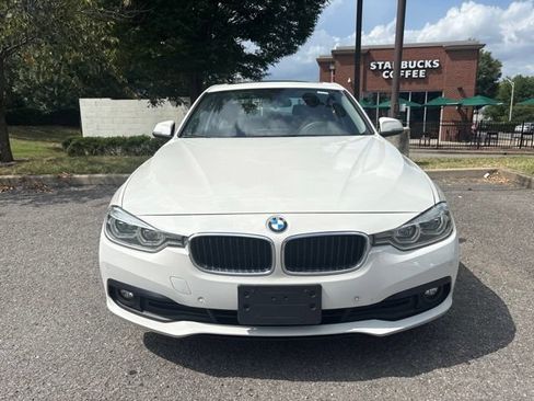 Used 2018 BMW 320i xDrive Sedan w/ Convenience Package AWD/4WD image 9