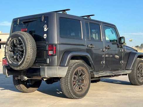 Used 2017 Jeep Wrangler Unlimited Sahara image 3