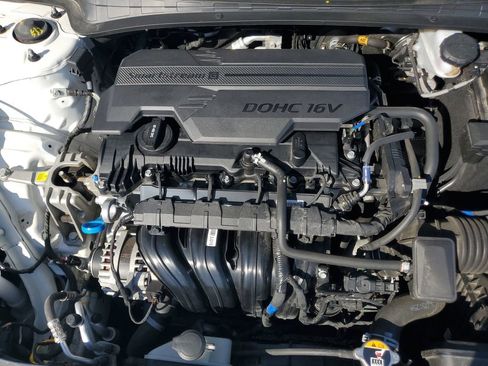 Certified 2025 Hyundai Elantra Sport FWD image 11