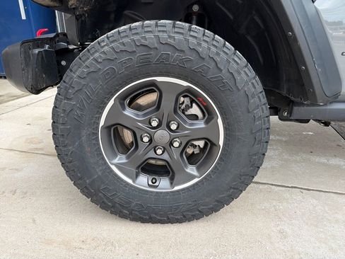 Used 2023 Jeep Gladiator Rubicon w/ LED Lighting Group image 33