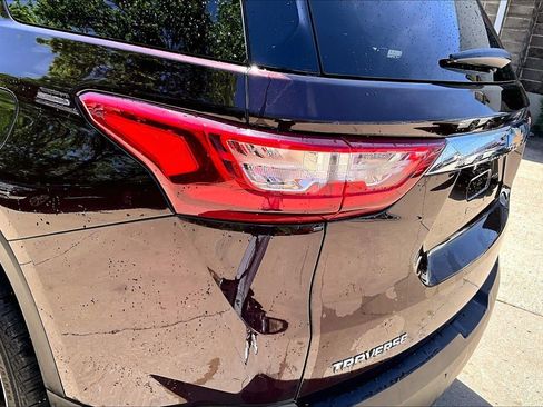 Used 2020 Chevrolet Traverse LT w/ LT Premium Package FWD image 26