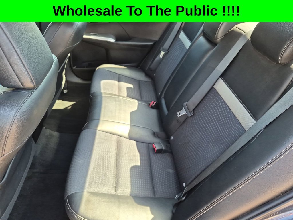 Used 2014 Toyota Camry SE w/ Moonroof Package FWD image 20
