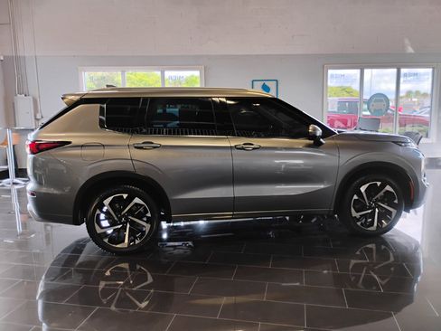 Used 2023 Mitsubishi Outlander SEL image 54