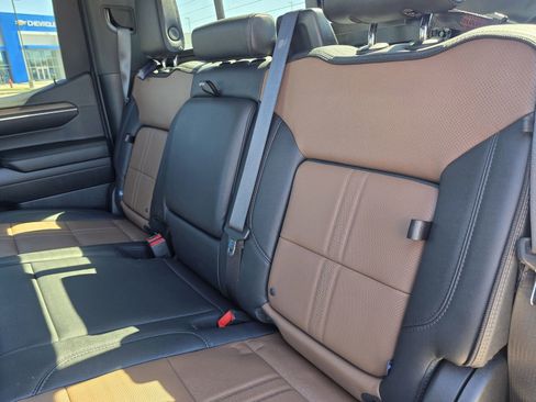 Used 2024 Chevrolet Silverado 1500 High Country w/ Technology Package AWD/4WD image 28