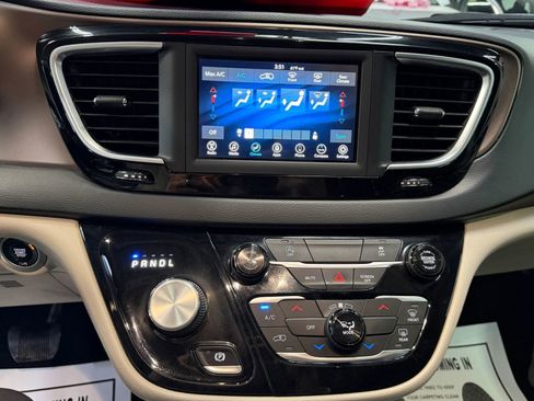 Used 2021 Chrysler Voyager Lxi image 39