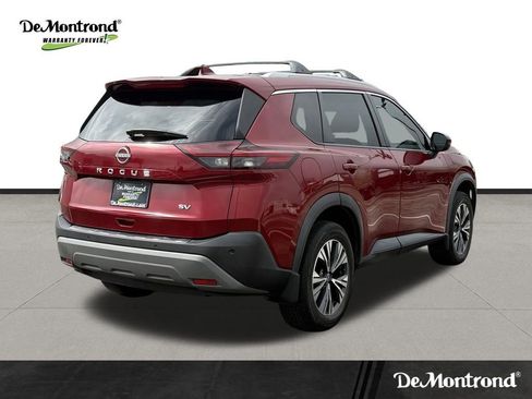 Used 2022 Nissan Rogue SV w/ SV Premium Package image 5