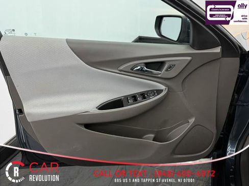Used 2021 Chevrolet Malibu LT image 34