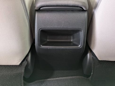 Used 2021 Toyota Corolla LE image 19