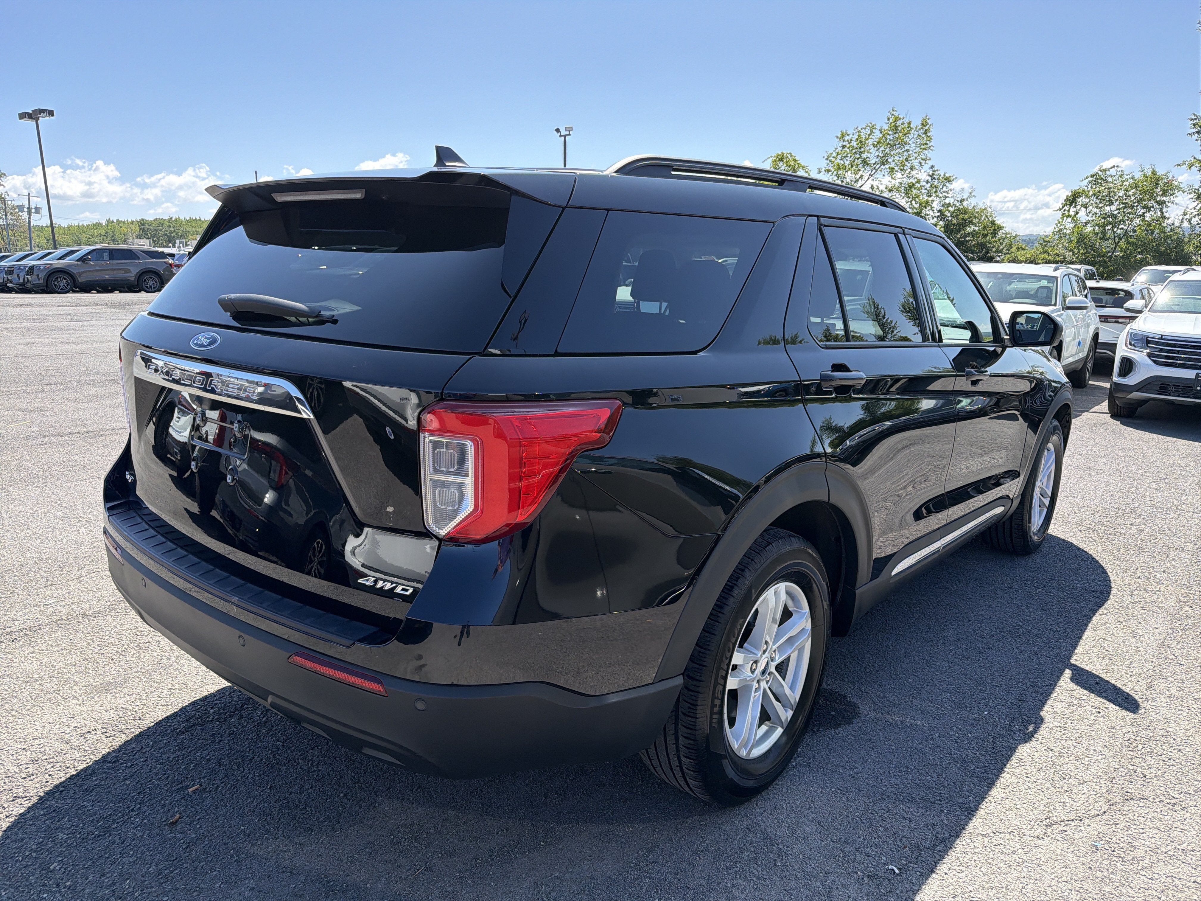 Used 2023 Ford Explorer XLT AWD/4WD image 7