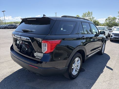 Used 2023 Ford Explorer XLT AWD/4WD image 7