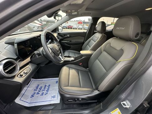 Used 2024 Chevrolet Trax ACTIV w/ Sunroof Package FWD image 11
