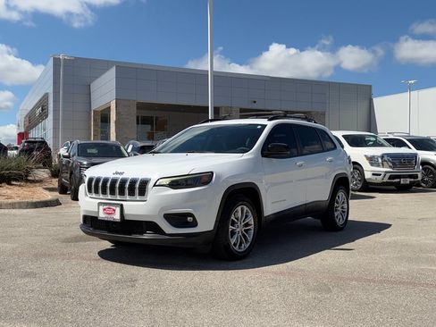 Used 2022 Jeep Cherokee Latitude Lux FWD image 7