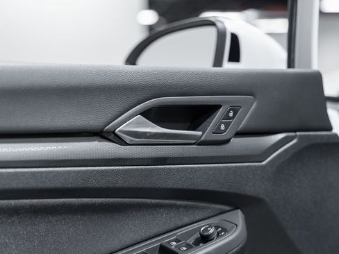 Used 2022 Volkswagen GTI SE image 59