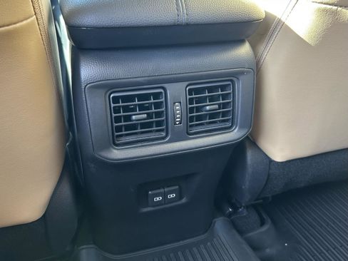 Used 2022 Toyota RAV4 Limited image 19