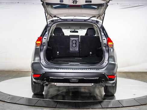 Used 2017 Nissan Rogue S FWD image 25