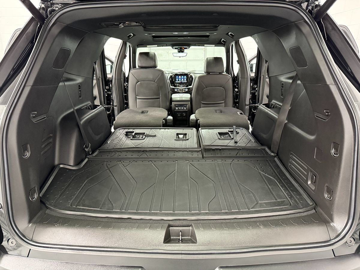 Used 2022 Chevrolet Traverse RS w/ LPO, Floor Liner Package AWD/4WD image 34