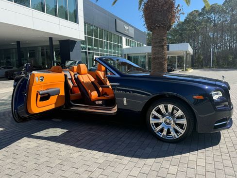 Used 2018 Rolls-Royce Dawn image 56