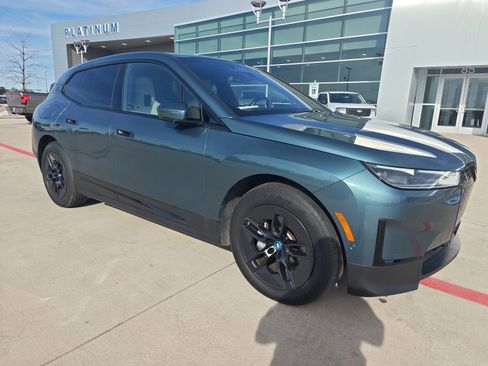 Used 2024 BMW iX xDrive50 w/ Premium Package image 7