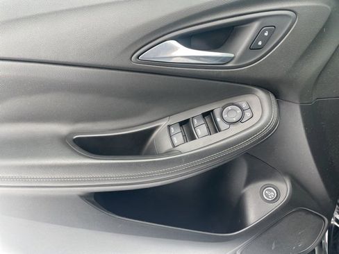 Used 2021 Buick Encore GX Select w/ Sport Touring Package image 11