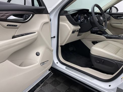 Used 2022 Buick Envision Avenir w/ Technology Package II FWD image 17