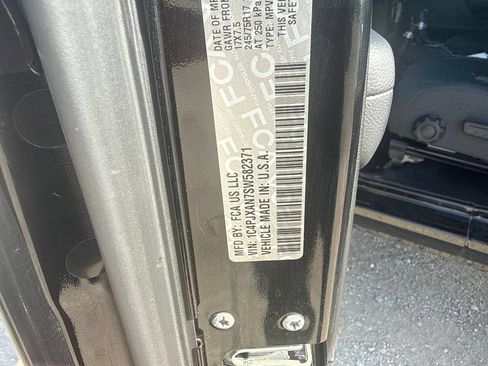 Used 2025 Jeep Wrangler Sport AWD/4WD image 13