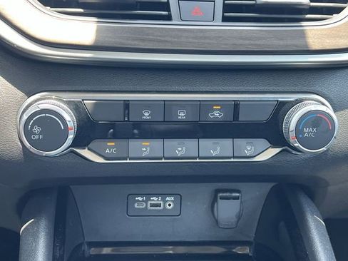 Used 2024 Nissan Altima 2.5 SV FWD image 20