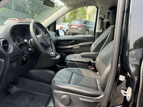 Used 2023 Mercedes-Benz Metris Passenger image 15