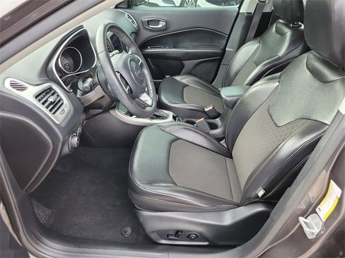 Used 2019 Jeep Compass Latitude image 20