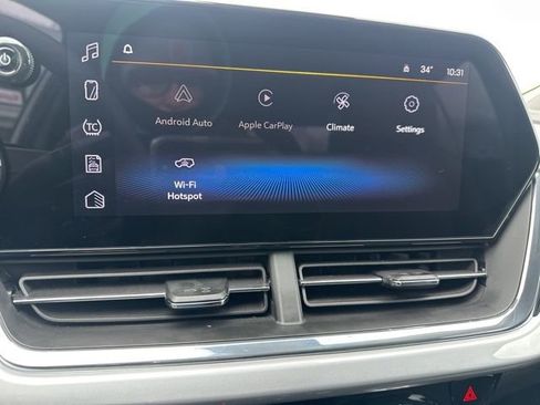 Used 2025 Chevrolet Trax LT image 30