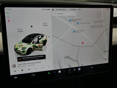 Used 2023 Tesla Model Y Long Range image 31