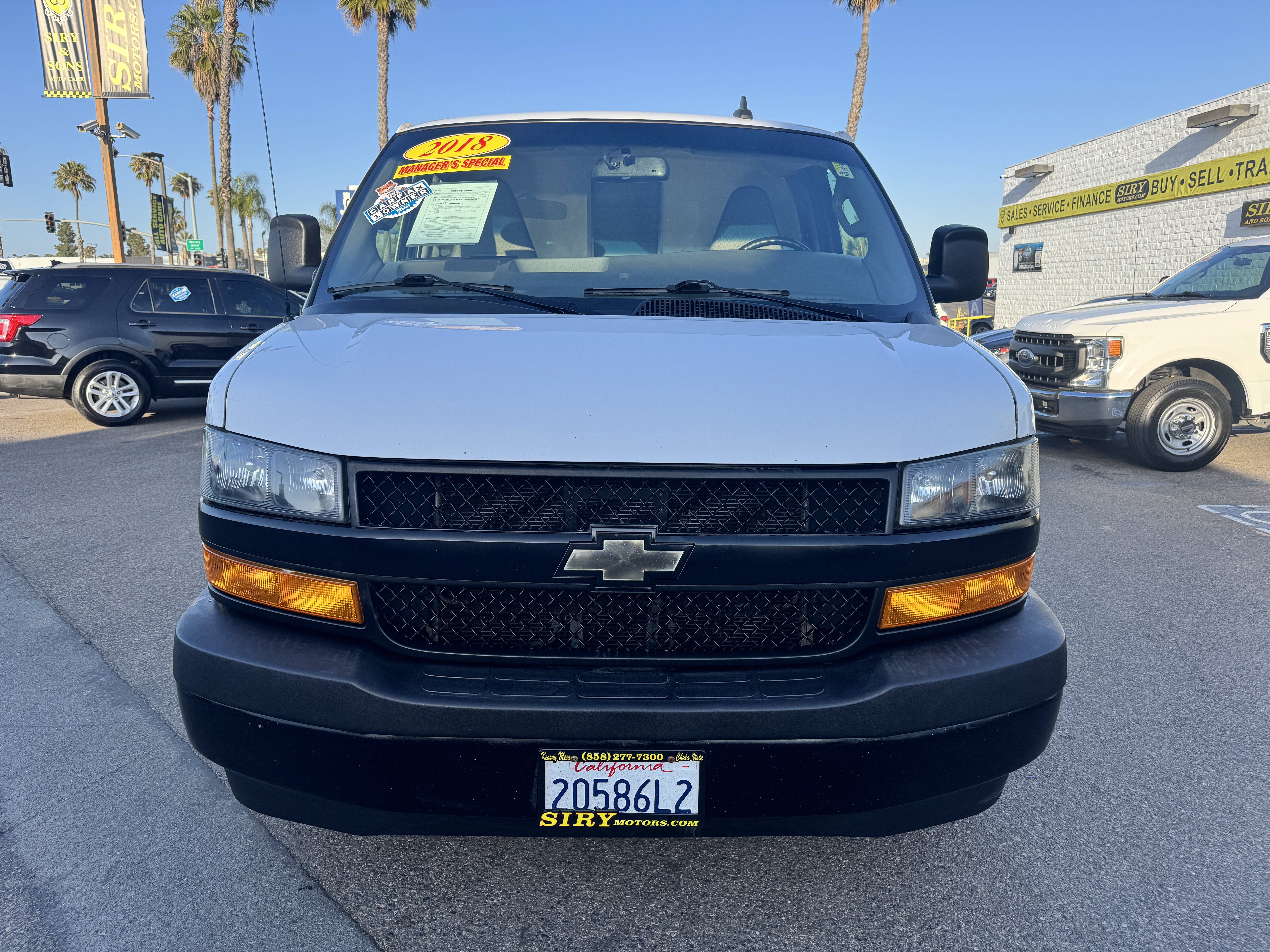 Used 2018 Chevrolet Express 3500 Extended w/ Driver Convenience Package RWD image 2