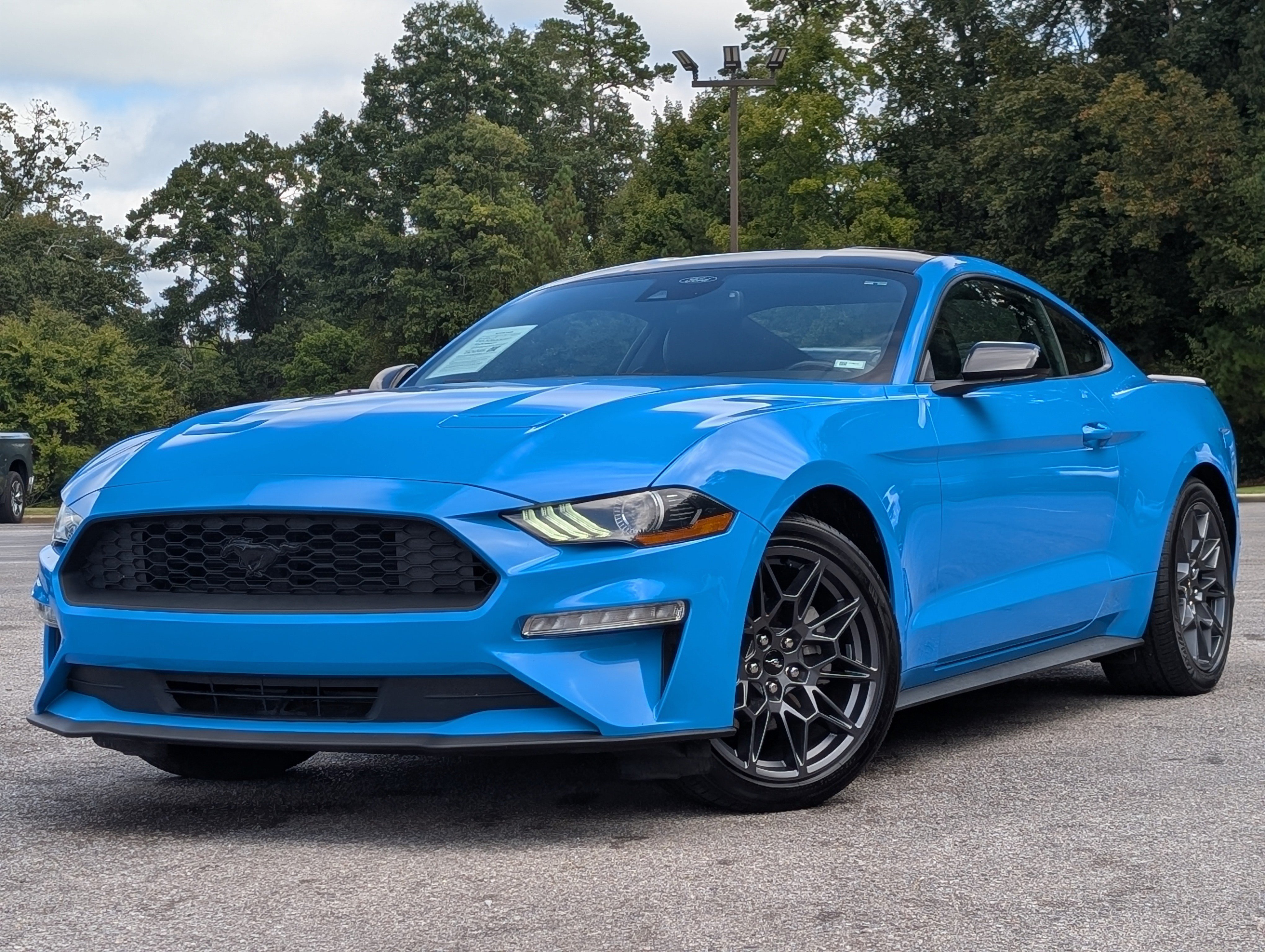 Used 2022 Ford Mustang Premium w/ Black Accent Package RWD image 4
