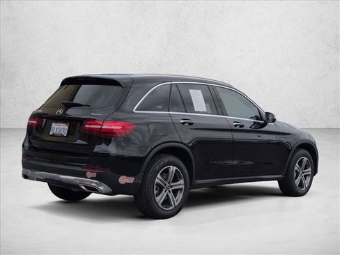 Used 2019 Mercedes-Benz GLC 350e 4MATIC image 5