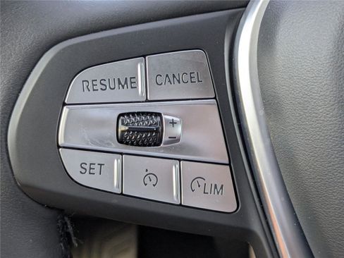 Used 2025 BMW X4 xDrive30i image 27