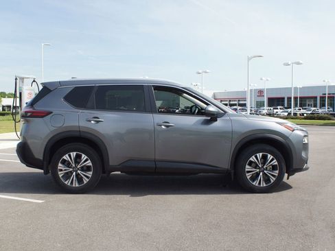 Used 2023 Nissan Rogue SV w/ SV Premium B Package FWD image 20