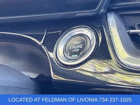 Used 2024 Chevrolet Trax RS w/ Sunroof Package FWD image 16