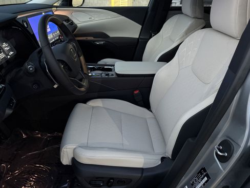 New 2026 Lexus RX 450h AWD image 18