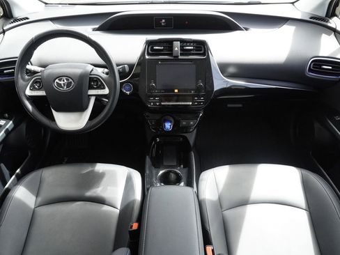 Used 2017 Toyota Prius Four Touring w/ Premium Convenience Package FWD image 9