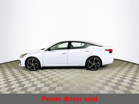 Certified 2023 Nissan Altima 2.5 SR w/ SR Premium Package FWD image 7