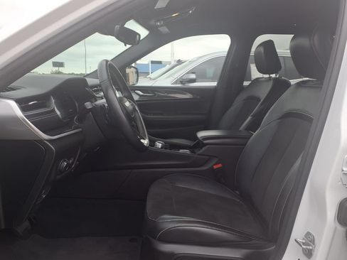 Used 2022 Jeep Grand Cherokee L Laredo AWD/4WD image 16